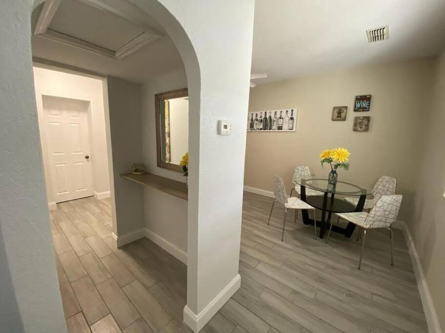 Beautiful Apartment In Tampa-A Buitenkant foto